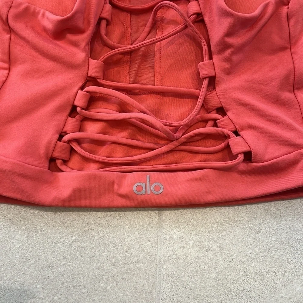 Alo Yoga Movement Bra!